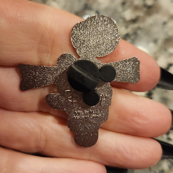 (5 For $30) Disney Pin Mickey Mouse Sports Basketball Slam Duck Pin - Picture 2 of 4